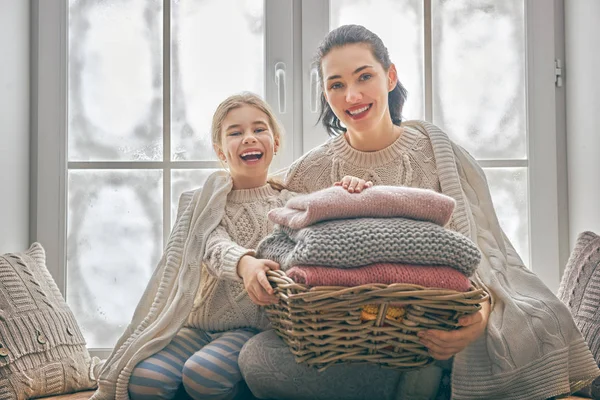 Winter portret van de familie — Stockfoto