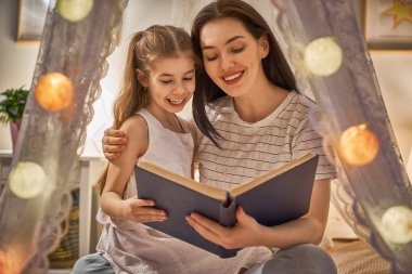 Aile okuma yatmadan.