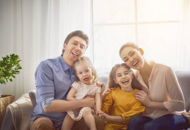 mutlu sevgi dolu aile