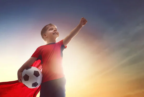 Lindo Niño Pequeño Soñando Con Convertirse Jugador Fútbol Niño Jugando —  Fotos de Stock