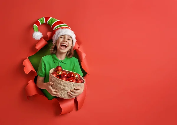 Santův elf na jasném barevném pozadí — Stock fotografie