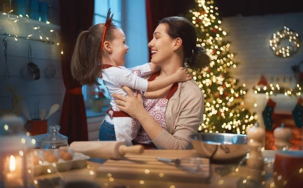 Μαγείρεμα cookies Χριστούγεννα — Φωτογραφία Αρχείου