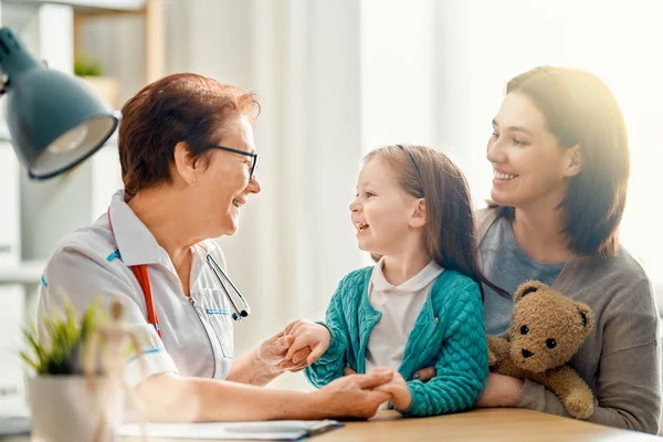 Child at a doctor's appointment — 스톡 사진