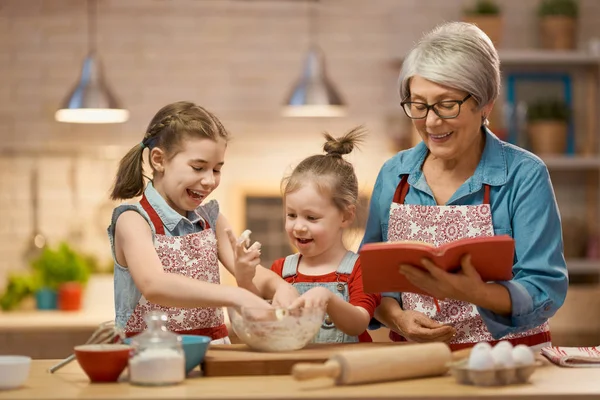 Homemade food and little helper — Stock Photo, Image