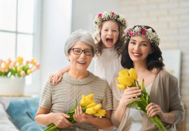 Anneler Günün kutlu olsun.!