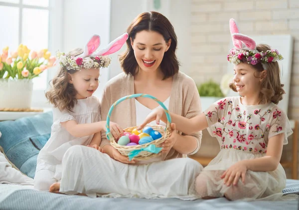 Happy Holiday Mother Her Daughters Painting Eggs Family Celebrating Easter — Stock Photo, Image