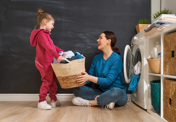 Beautiful Young Woman Child Girl Little Helper Having Fun Smiling — Stock Photo, Image