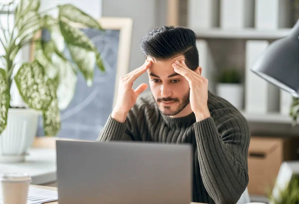 Young Man Working Laptop Home — Stock Photo, Image