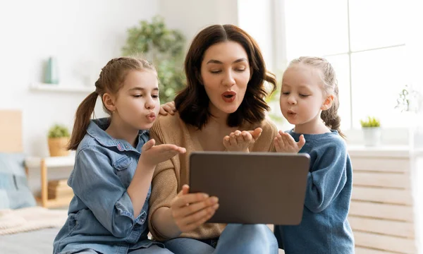 Happy Loving Family Young Mother Daughters Girls Using Tablet Remote — Stock Photo, Image
