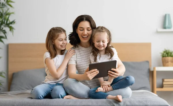 Happy Loving Family Young Mother Daughters Girls Using Tablet Remote — Stock Photo, Image