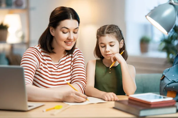 Terug Naar School Gelukkig Kind Zit Aan Het Bureau Meisje — Stockfoto