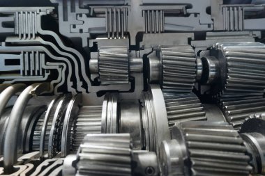 Parlak metal dişli, ön yüzü