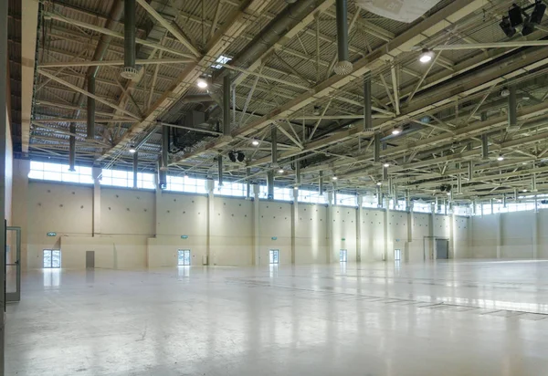 Hangarda büyük boş alan