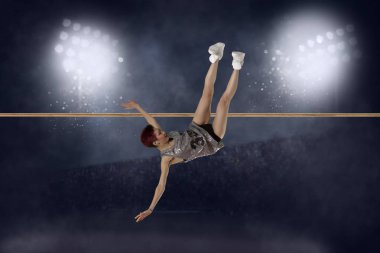 Kadın eylem yüksek atlama 