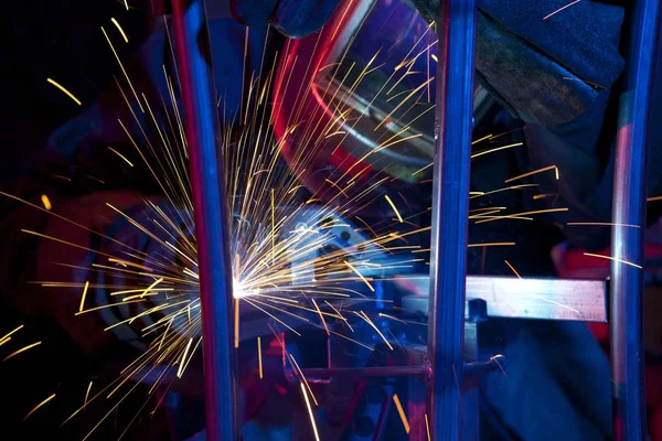 Soldador de acero técnico de montaje — Foto de Stock