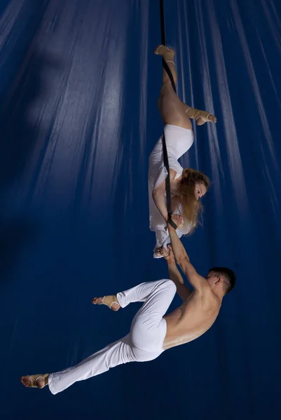 Couple circus air gymnast — Stock Photo, Image