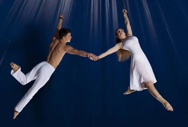 Couple circus air gymnast — Stock Photo, Image