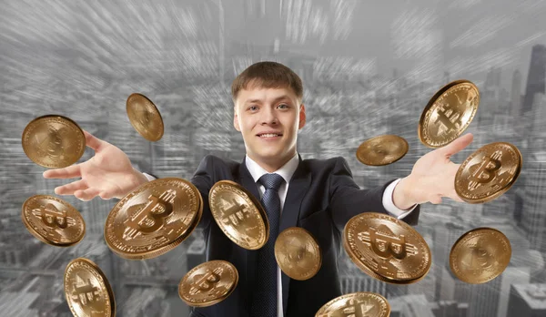 Feliz Hombre Negocios Lanzando Bitcoin Moneda —  Fotos de Stock