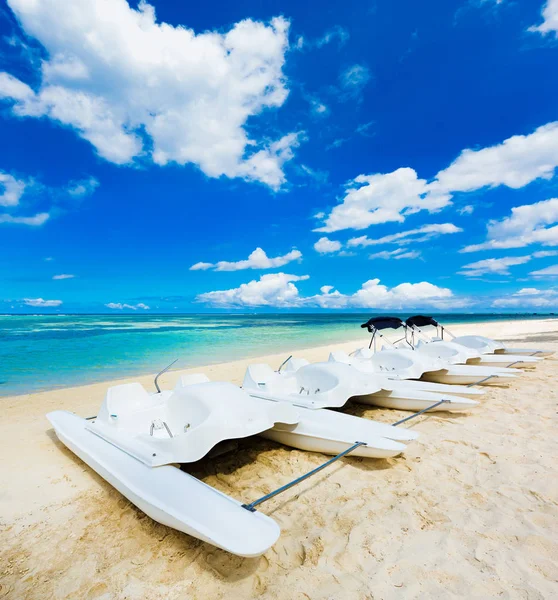 Kajaki na plaży Wolmar. Mauritius — Zdjęcie stockowe