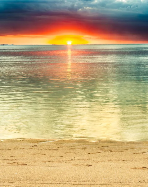 Le Morne-stranden i solnedgången. — Stockfoto