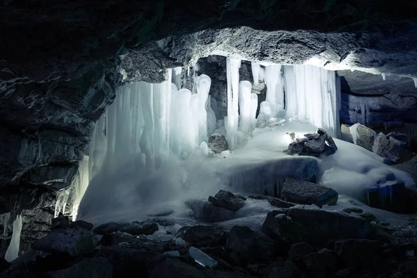 Die Eishöhle — Stockfoto
