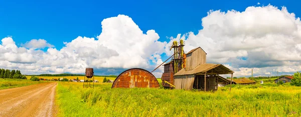 Ascenseur à grain de style ancien dans le territoire de Perm, Russie — Photo