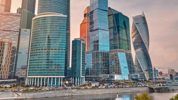 Lapso de tempo do sol de skyline de Moscow City zoom — Vídeo de Stock