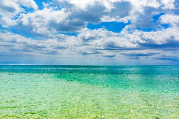 Bellissimo paesaggio. Mare durante il giorno — Foto Stock