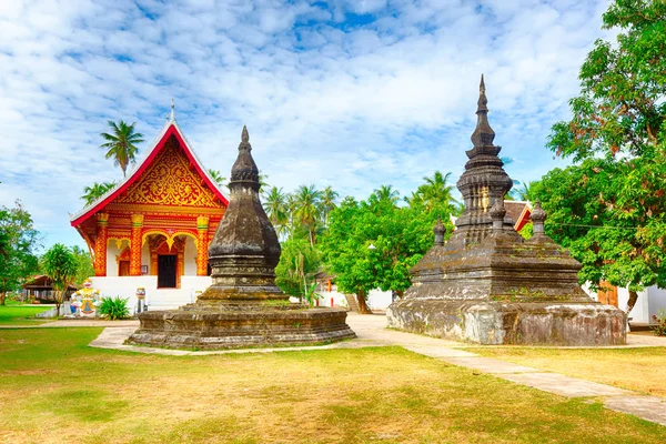 Bela vista da estupa em Wat Visounnarath. Laos. . — Fotografia de Stock
