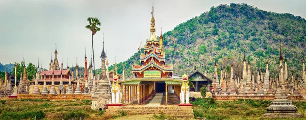 Takhaung Mwetaw Paya em Sankar. Myanmar. Panorama — Fotografia de Stock