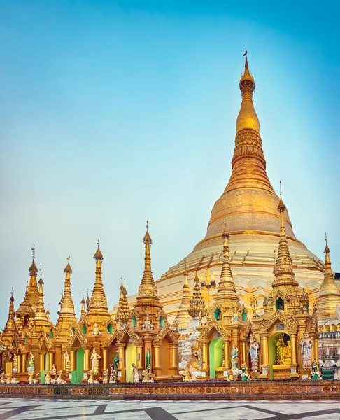 Shwedagon pagoda Yangon. Mianmar. — Stock Fotó