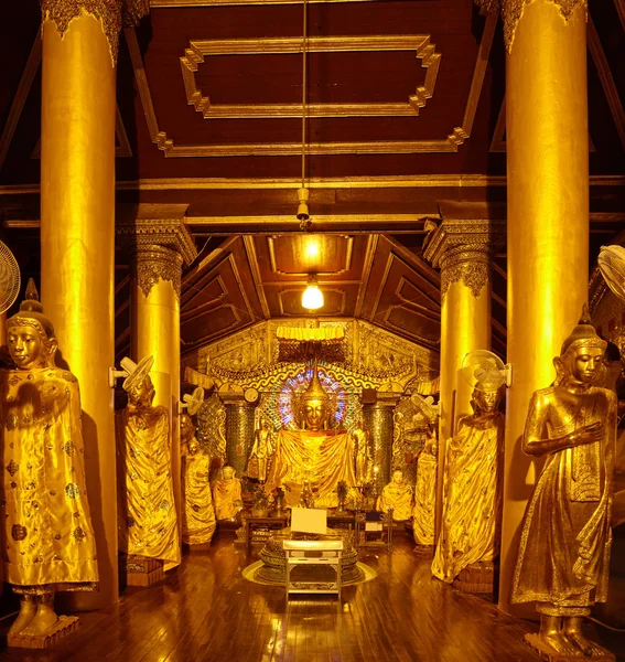 Buddha Footprint hall at Shwedagon complex — Stock Photo, Image