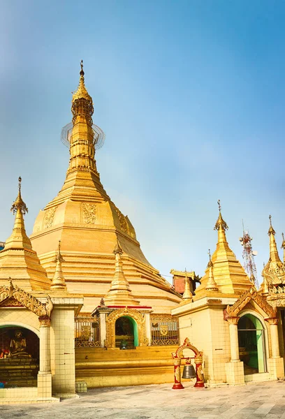 Yangon 'da Sule Pagoda. — Stok fotoğraf