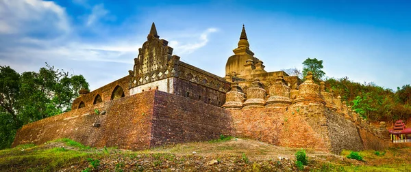 Shai-thaung Temple em Mrauk U. Myanmar. Panorama de alta resolução — Fotografia de Stock