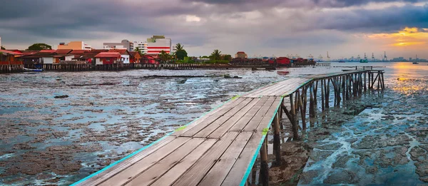 Sunrise at Penang. Yeoh jetty on the foreground , Malaysia. Pano — Stock Photo, Image