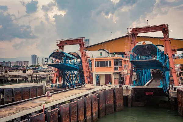 Penang terminal de balsa rápida, Malásia. — Fotografia de Stock