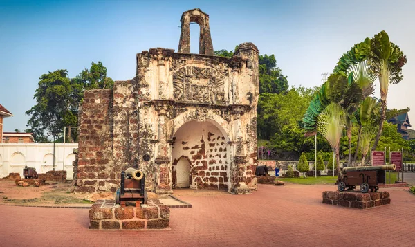Surviving gate of the A Famosa fort in Malacca, Malaysia. Panora — Stock Photo, Image
