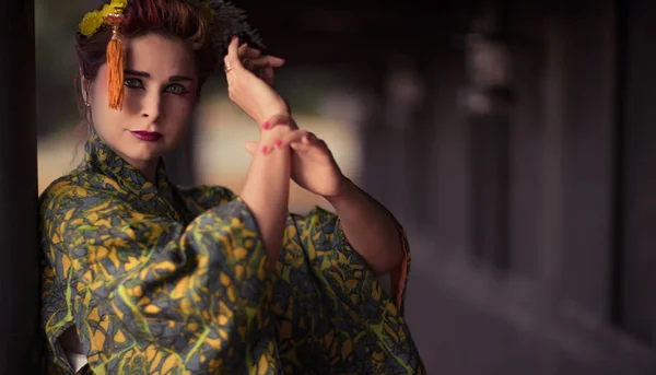 Retrato Arte Mujer Hermosa Estilo Geisha Japonés Usando Kimono — Foto de Stock