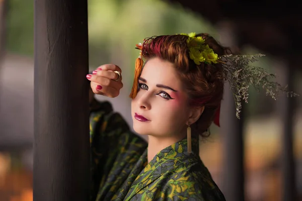 Retrato Arte Mulher Bonita Estilo Gueixa Japonês Vestindo Quimono — Fotografia de Stock