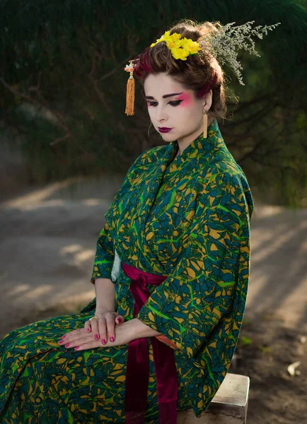 Retrato Arte Mulher Bonita Estilo Gueixa Japonês Vestindo Quimono — Fotografia de Stock