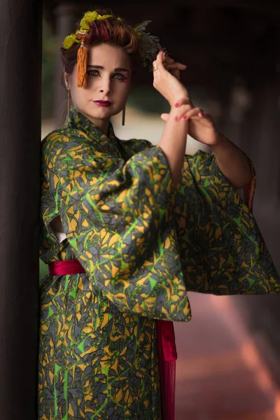 Piękny Portret Pięknej Kobiety Japońskim Stylu Gejszy Kimono — Zdjęcie stockowe