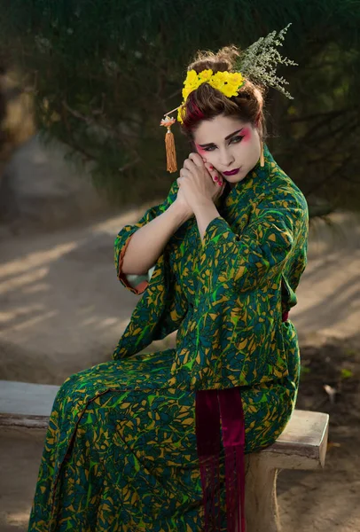 Retrato Arte Mujer Hermosa Estilo Geisha Japonés Usando Kimono —  Fotos de Stock