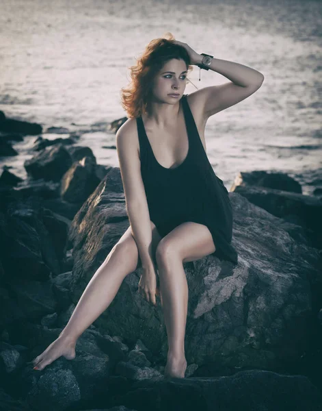Retrato Uma Bela Mulher Sexy Livre Modelo Perto Mar — Fotografia de Stock