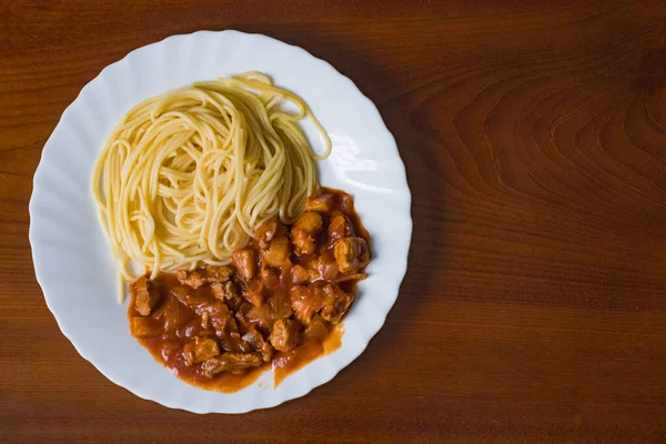 Espaguetis Con Cerdo Salsa Tomate Comida Sabrosa — Foto de Stock