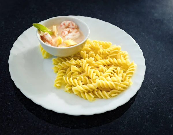 Zeevruchten Pasta Zoetzure Saus Aziatische Stijl — Stockfoto