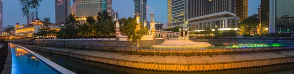 Kuala Lumpur Paesaggio Urbano Tramonto Fiume Della Vita Primo Piano — Foto Stock