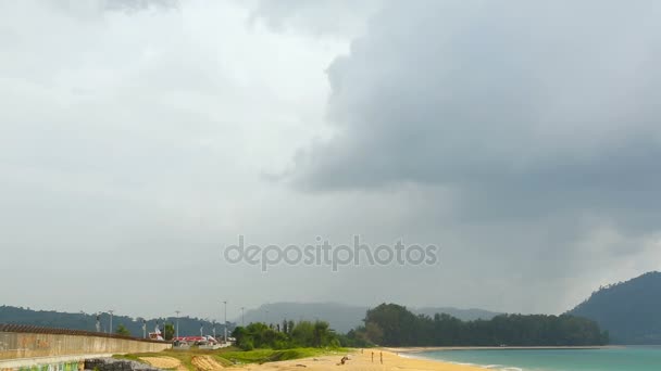 Avión acercándose y aterrizando en Phuket — Vídeos de Stock