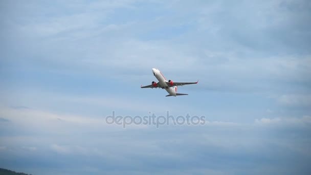 プーケットからの Malindo 航空ボーイング 737、離陸 — ストック動画