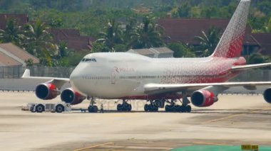 Uçak gidiş daha önce çekme