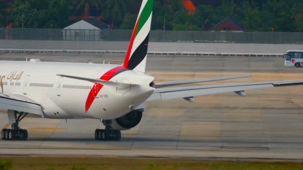 Avion circulant après l'atterrissage — Video